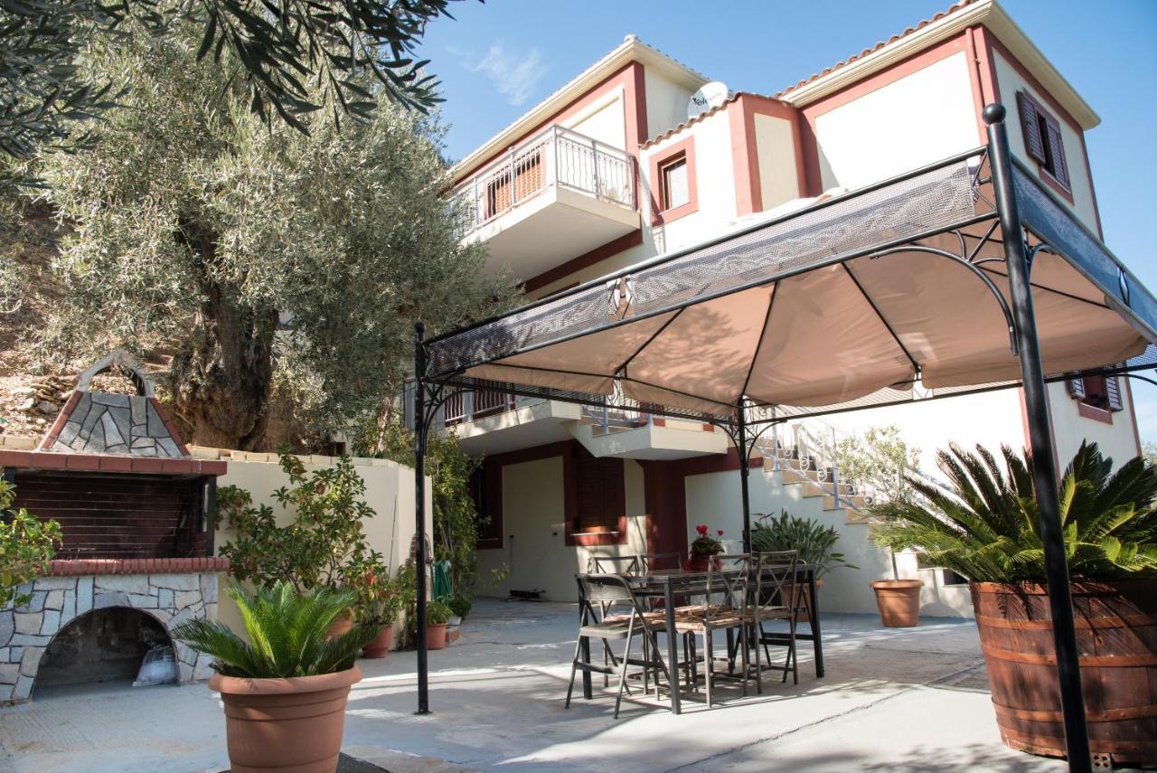 Gallis Villa Pefkias Exterior photo